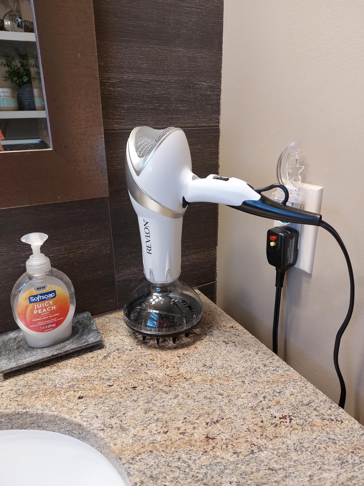 REVLON Infrared Ionic Hair Dryer with Diffuser & Concentrator, White | 2 Speed Settings, Tourmaline Technology for Frizz Control, 1875 Watt Power for Fast Drying, Suitable for All Hair Types customer photo 1