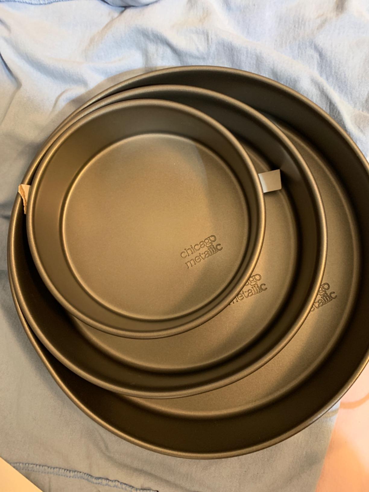 Chicago Metallic Professional Nonstick Round Cake Pan Set, 3-Piece Bakeware Set with 6 Inch, 8 Inch, and 10 Inch Pans, Heavy-Weight Aluminized Steel for Even Baking customer photo 2