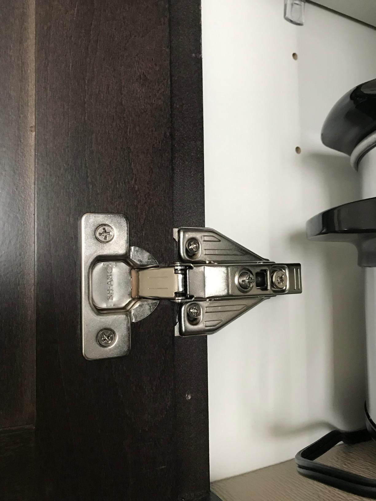 DecoBasics (50 PCS) Full Overlay Soft Close Cabinet Hinges for Kitchen Cabinets - 105° Face Frame Concealed Cabinet Door Hinge - 3 Way Adjustability - Clip on Plate & Matching Screw 4 Easy Installation customer photo 2