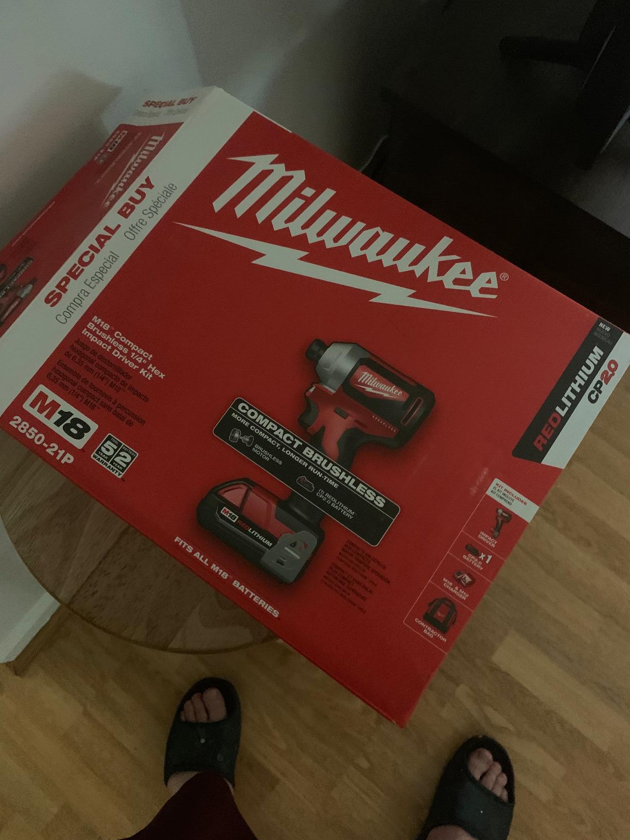 Milwaukee 2850-21P M18 Brushless Lithium-Ion Compact 1/4 in. Cordless Hex Impact Driver Kit (2 Ah) customer photo 1
