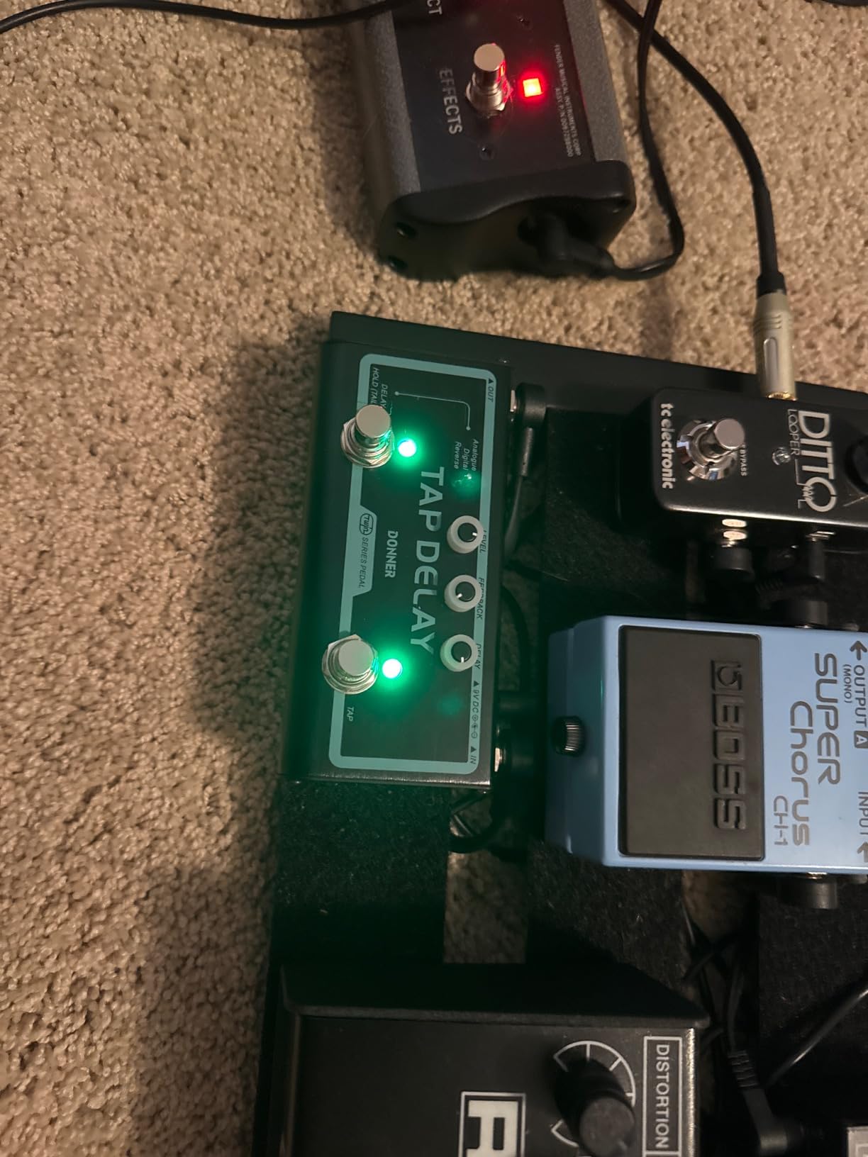 Donner Tap Delay Guitar Effect Pedal, 3 Delay Modes Digital Reverse Analogue with Tap Tempo Control customer photo 1