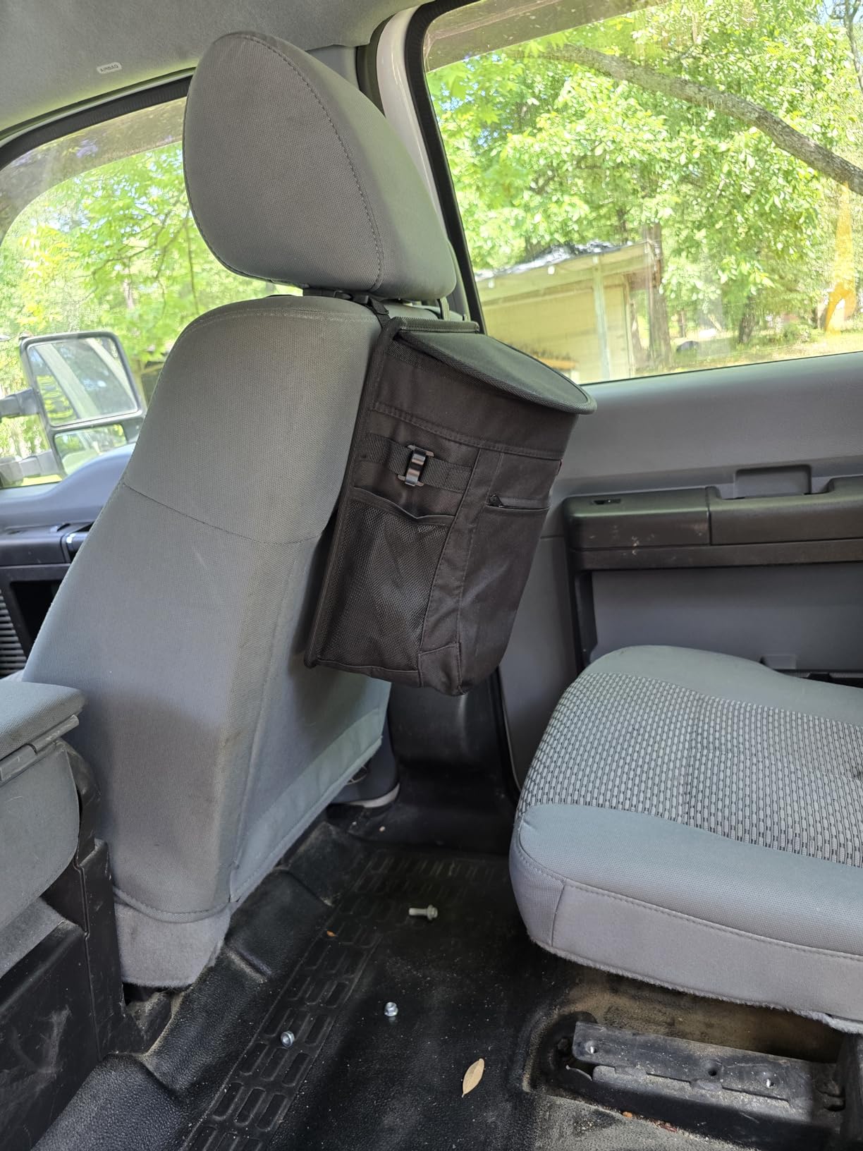 Lusso Gear Spill-Proof Car Trash Can - Leakproof Liner & Flip-Top Lid Auto Trash Can - Hangs in Trucks & SUVs as Trunk Organizer - 2.5-Gal Mesh Pockets for Camper Accessories - 2.5 Gal, Gray, Round customer photo 1