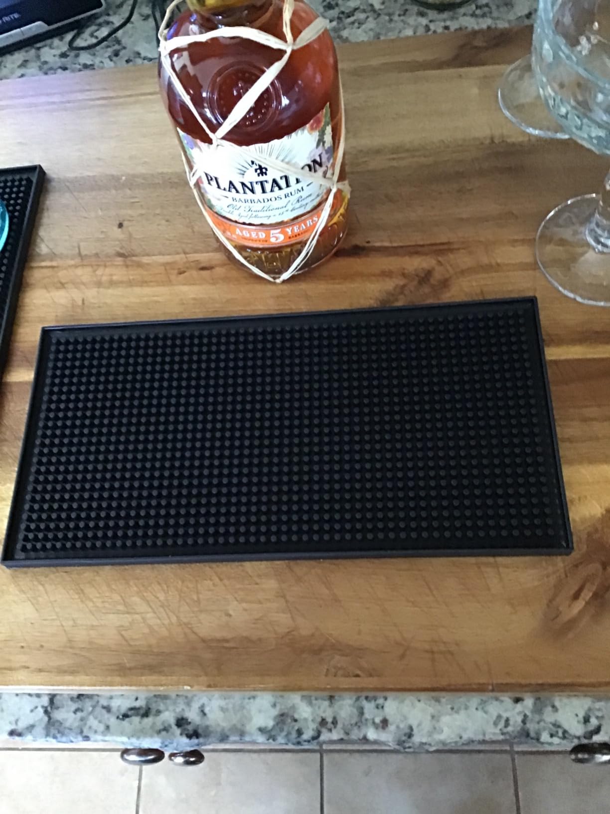 Tebery 2 Pack Rubber Bar Mats, Non-Slip 12 x 6 Inch Black Bar Service Spill Mat for Glassware, Dish Cocktail Drying Mat for Countertop, Bar, Restaurant, Kitchen, Coffee Shop customer photo 2