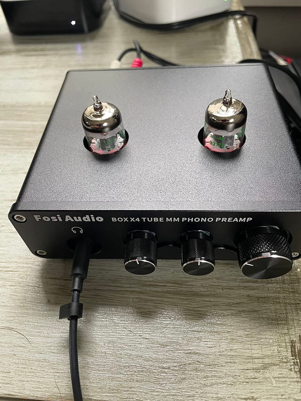 Fosi Audio Box X4 Phono Preamp with Vacuum Tubes for MM Turntable Phonograph Record Player with Volume Bass Treble Control customer photo 1