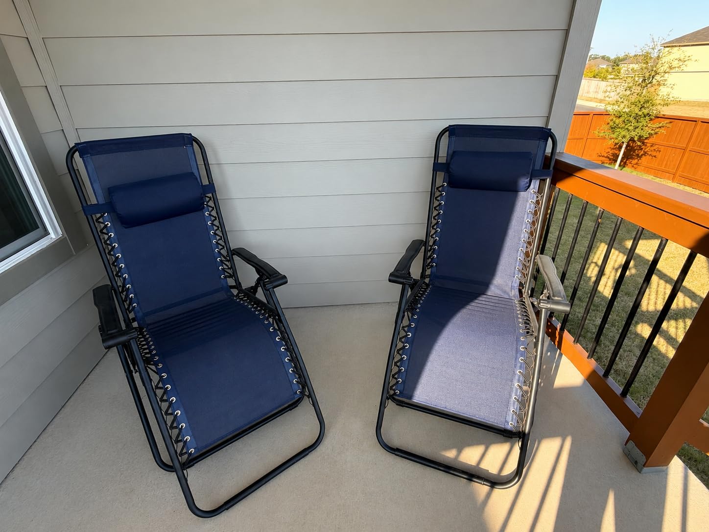 Homall Zero Gravity Chair Patio Folding Lawn Outdoor Lounge Gravity Camp Reclining Lounge Chair with Cup Holder Pillows for Poolside Backyard and Beach Set of 2 (Blue) customer photo 1