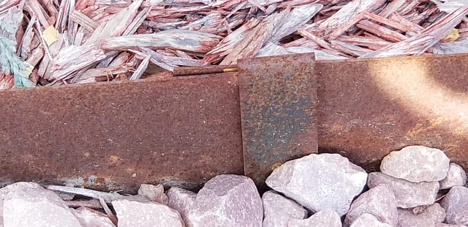 Edge Right - Hammer-in Landscape Edging - 48-inch Strips - 6-inch Depth 1/4-inch Rounded top COR-Ten Steel (5 Pack) customer photo 1