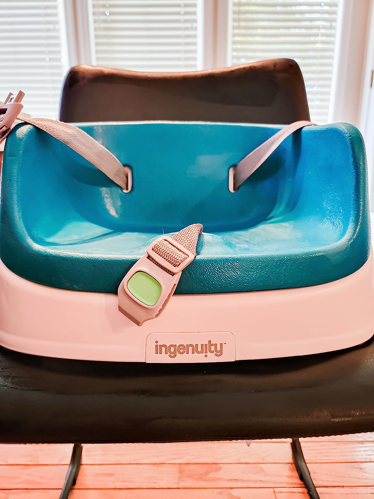 Ingenuity SmartClean Toddler Booster Seat for Kitchen Chair – Lightweight for on-the-go, Easy-Clean, 3-Point Harness Strap – Booster Seat for Dining Table, Slate customer photo 1