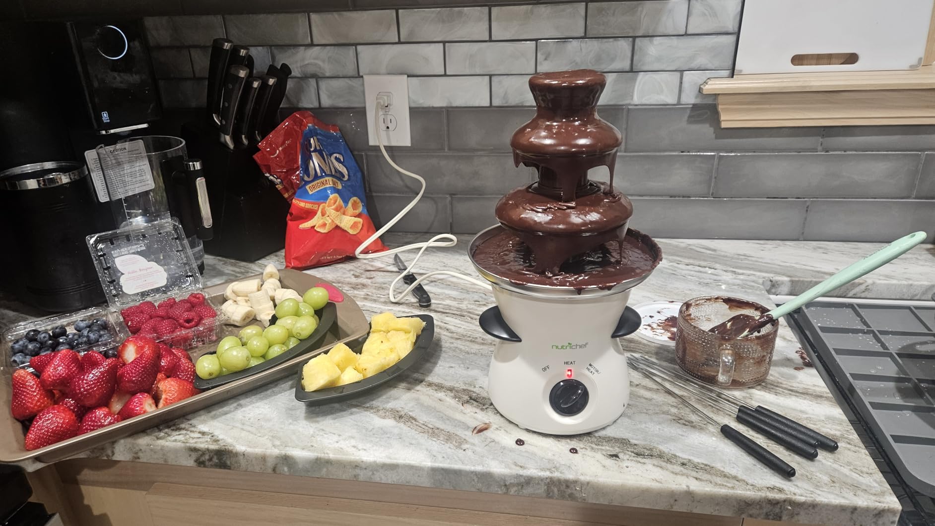Nutrichef 3 Tier Chocolate Fondue Fountain - Electric Stainless Chocolate Dipping Warmer Machine - Warm & Melt Chocolate, Butter & Cheese - Great for Parties, Events & Weddings - Pot Capacity 16 OZ customer photo 1