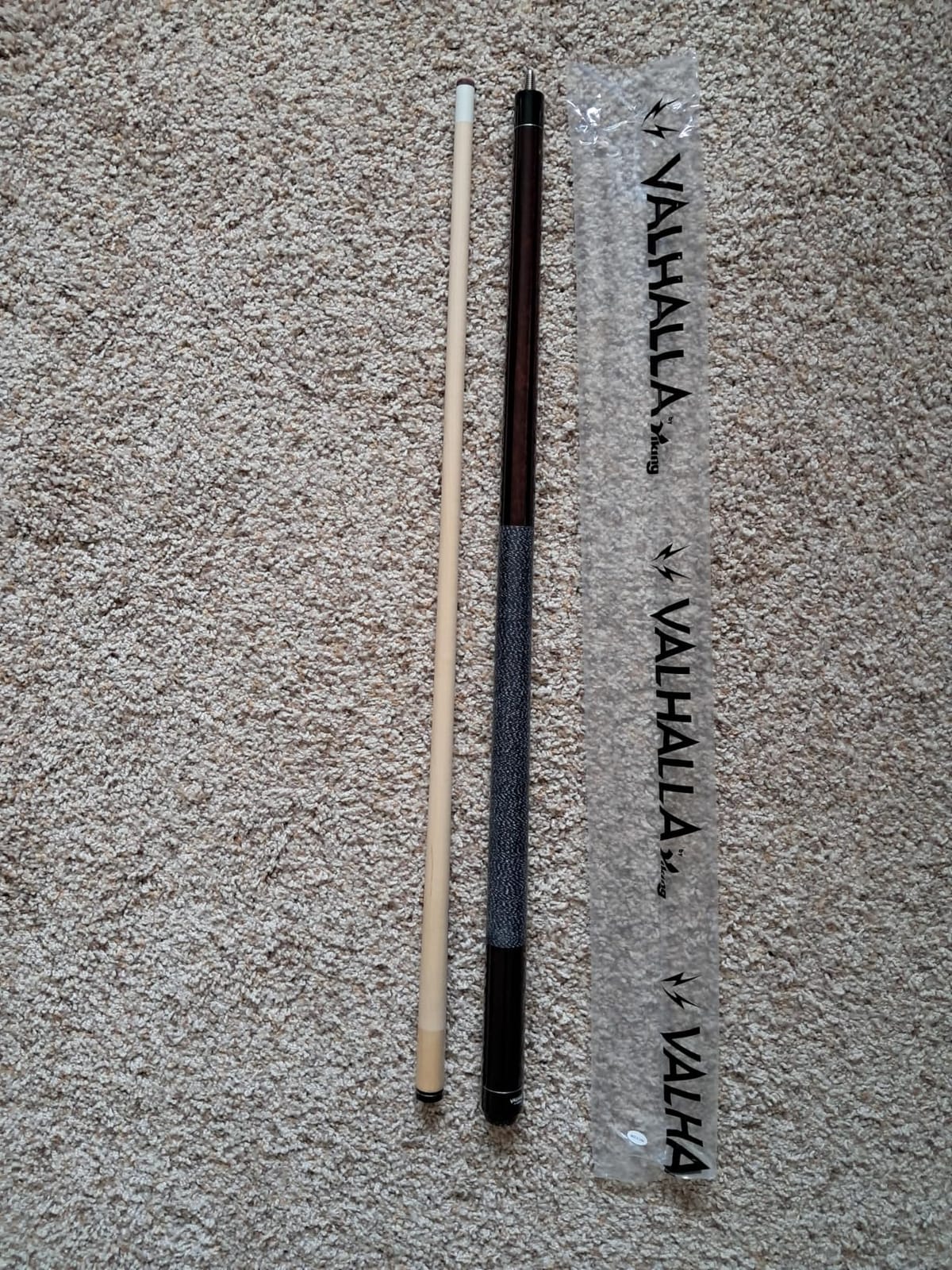 Viking Valhalla 100 Series with Irish Linen Wrap 2 Piece 58” Pool Cue Stick customer photo 1