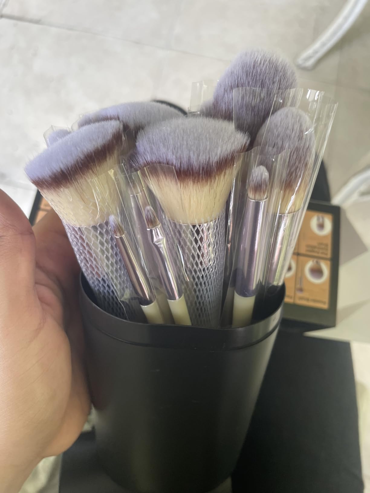 BS-MALL Makeup Brush Set 18 Pcs Professional Foundation Powder Concealers Eyeshadow Blush Synthetic Makeup Brushes with Labeled instruction Black Case Upgraded Version customer photo 1