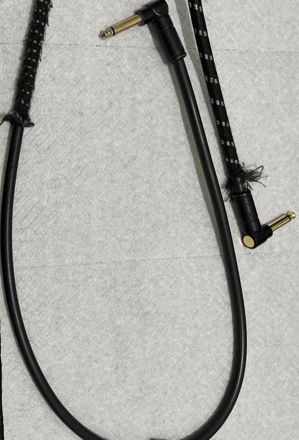 Fender Deluxe Series Instrument Cable, Guitar Cable, Guitar Accessories, Straight/Angle, Black Tweed, 10ft customer photo 1