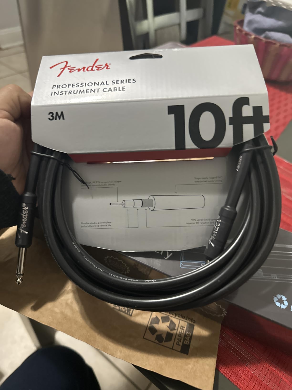 Fender Professional Instrument Cable, Guitar Cable, Anti-Kink, 10ft, Black, Electric guitar cable, stage-ready, anti-kinking design, durable connectors, low noise, live performance, 10 foot customer photo 2