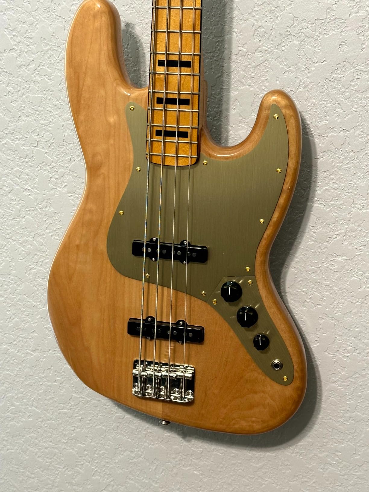 Squier Classic Vibe 70s Jazz Bass, 3-Color Sunburst, Maple Fingerboard customer photo 1
