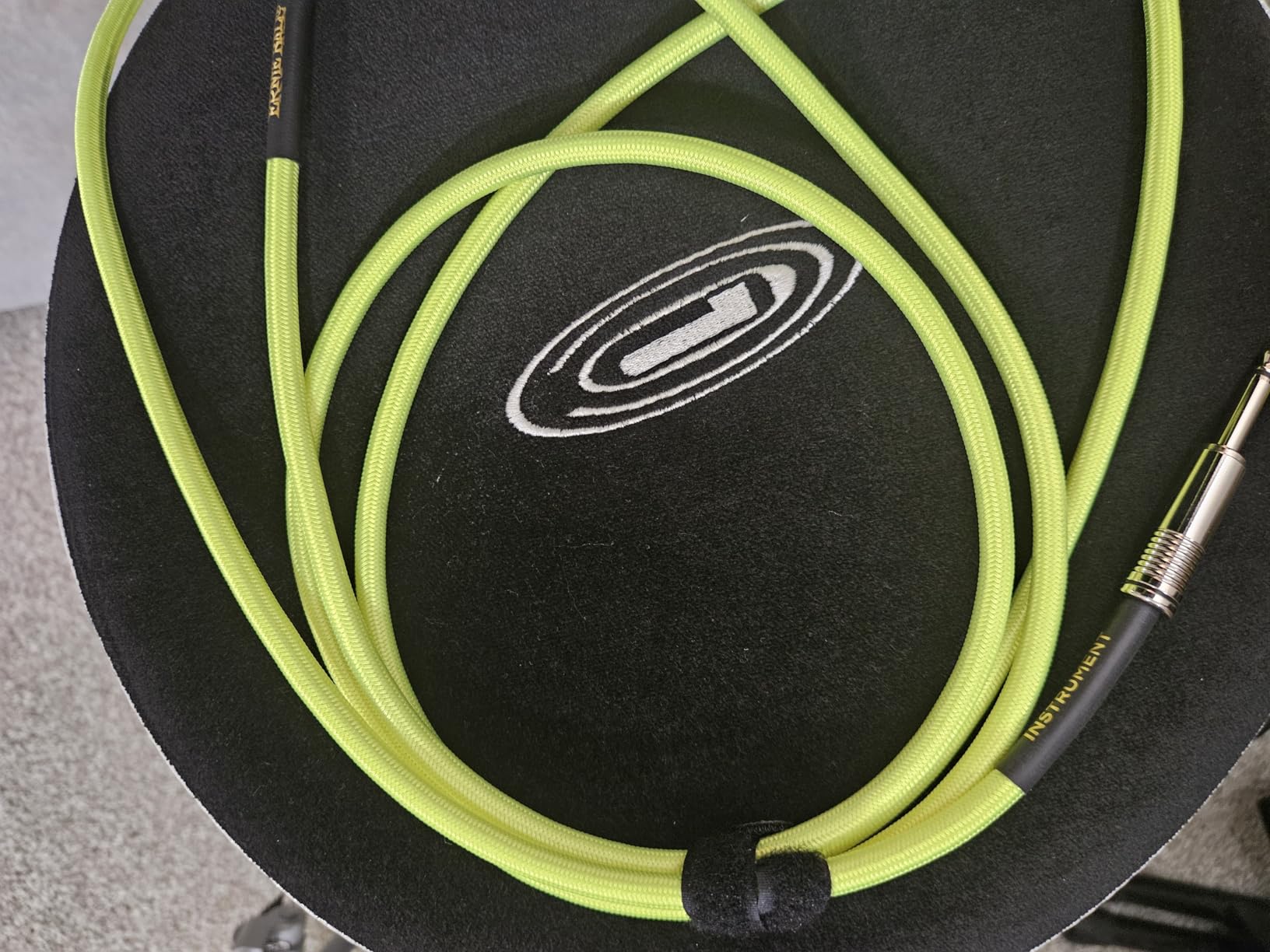 Ernie Ball Braided Instrument Cable, Straight/Angle, 10ft, Black (P06081) customer photo 1
