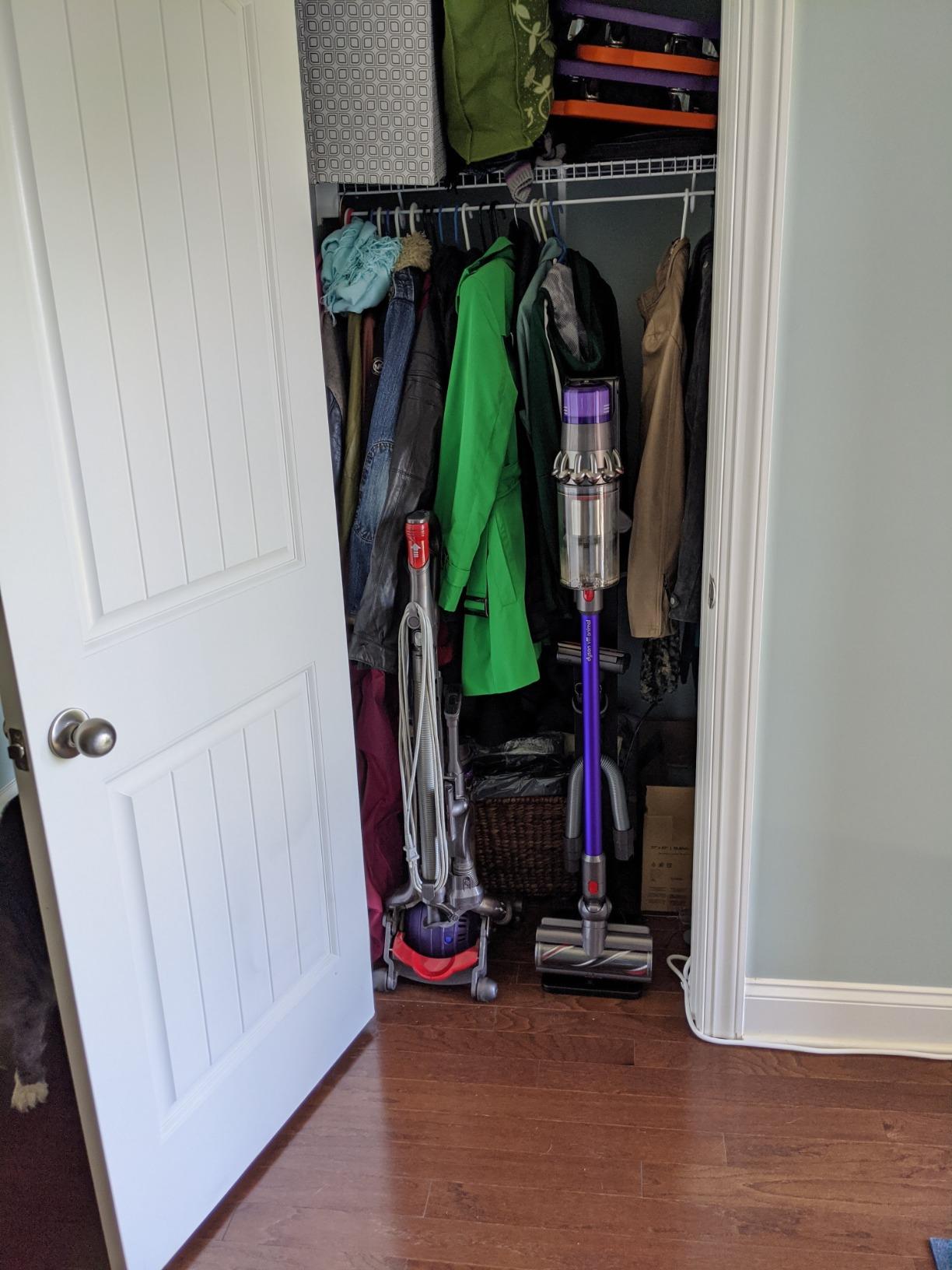 Dyson V11 Animal Cordless Vacuum Cleaner, Purple customer photo 2