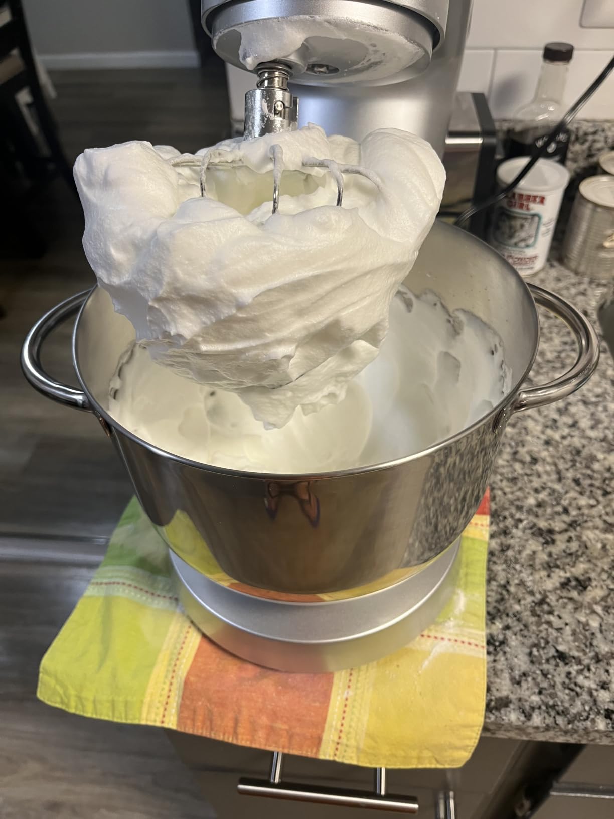 Aucma Stand Mixer, 6.5-QT 660W 6-Speed Tilt-Head Food Mixer with Dough Hook, Wire Whip & Beater customer photo 2
