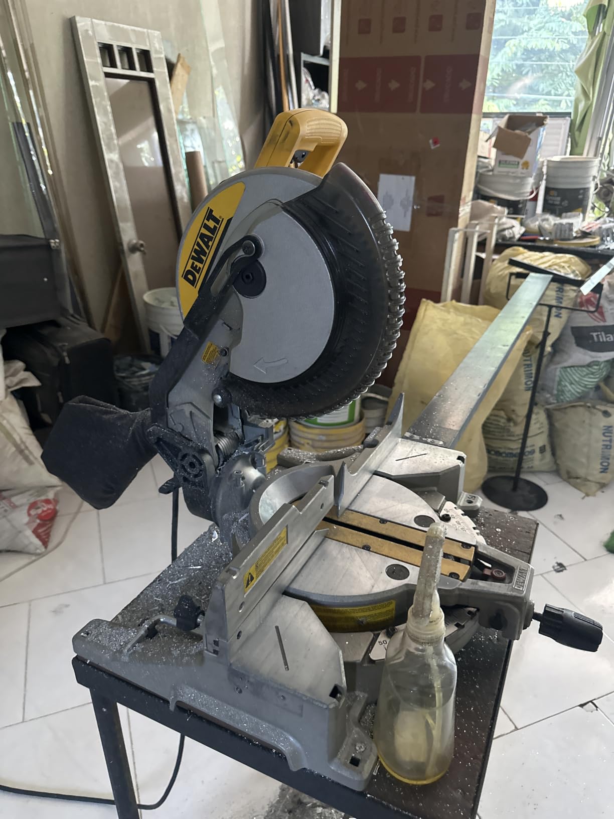 DEWALT Miter Saw, Single Bevel, Compound, 10-Inch, 15-Amp (DWS713) customer photo 2