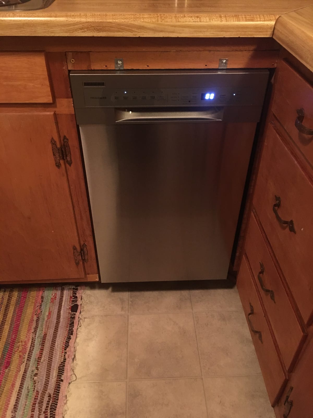 FRIGIDAIRE 18 in. ADA Compact Front Control Dishwasher in Stainless Steel with Dual Spray Arms, 52 dBA, includes room-of-choice delivery customer photo 2