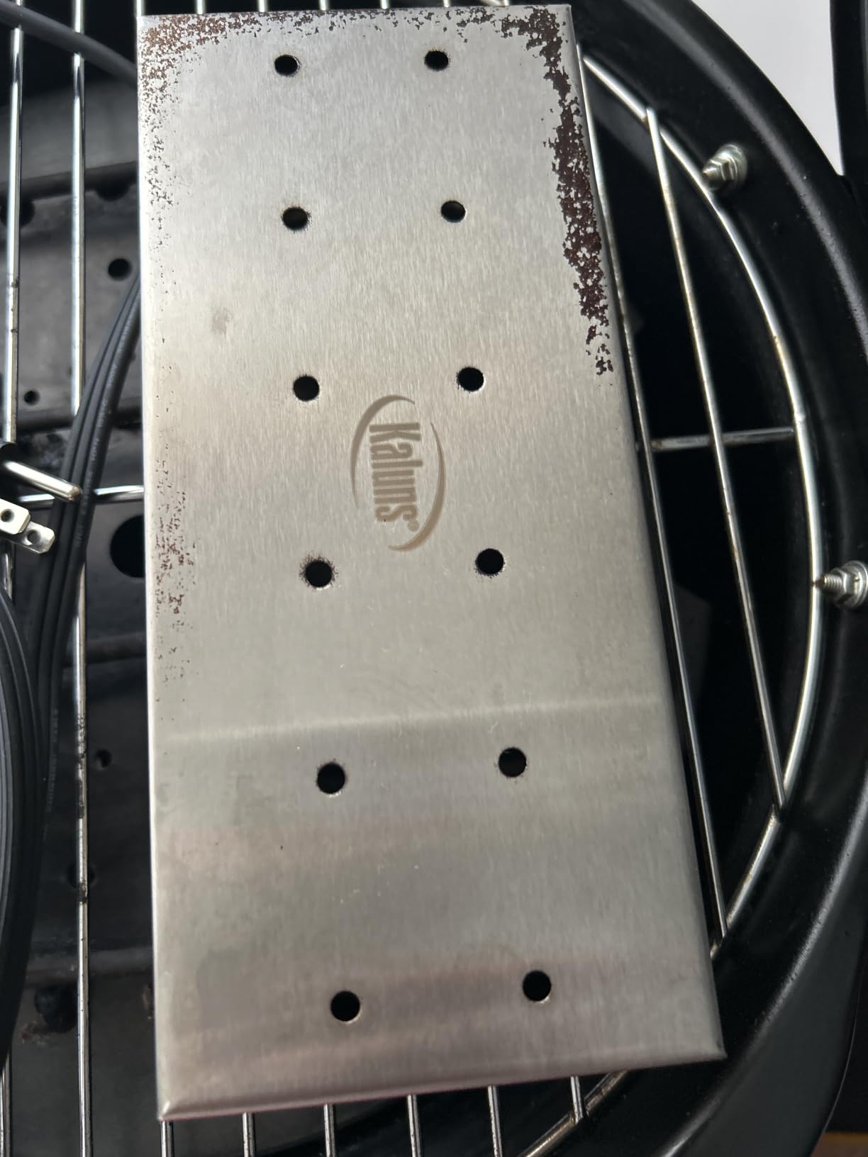 Kaluns Universal Stainless Steel Smoker Box, Gas or Charcoal Grill Smoke Box customer photo 1