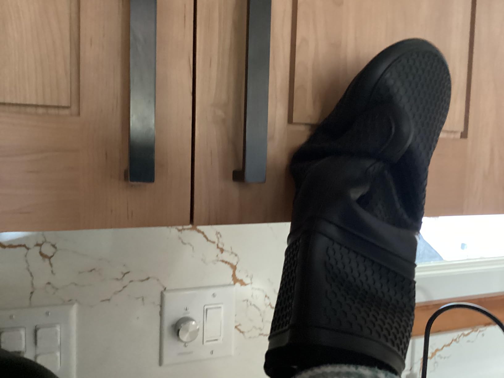GORILLA GRIP Silicone Oven Mitts, 550F Heat Resistant, 12.5x8.3, Black customer photo 1