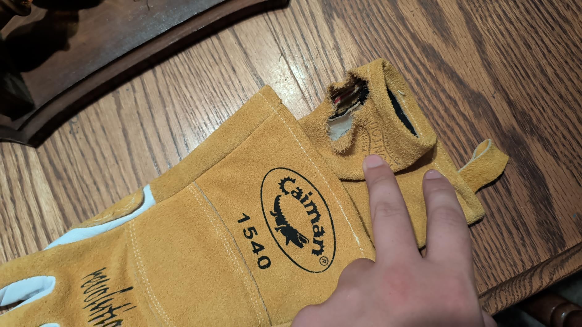 Caiman Premium Goat Grain TIG/Multi-Task Welding Gloves, Split Cowhide Back, 4-Inch Extended Cuff, White/Gold, Large (1540-5) customer photo 2