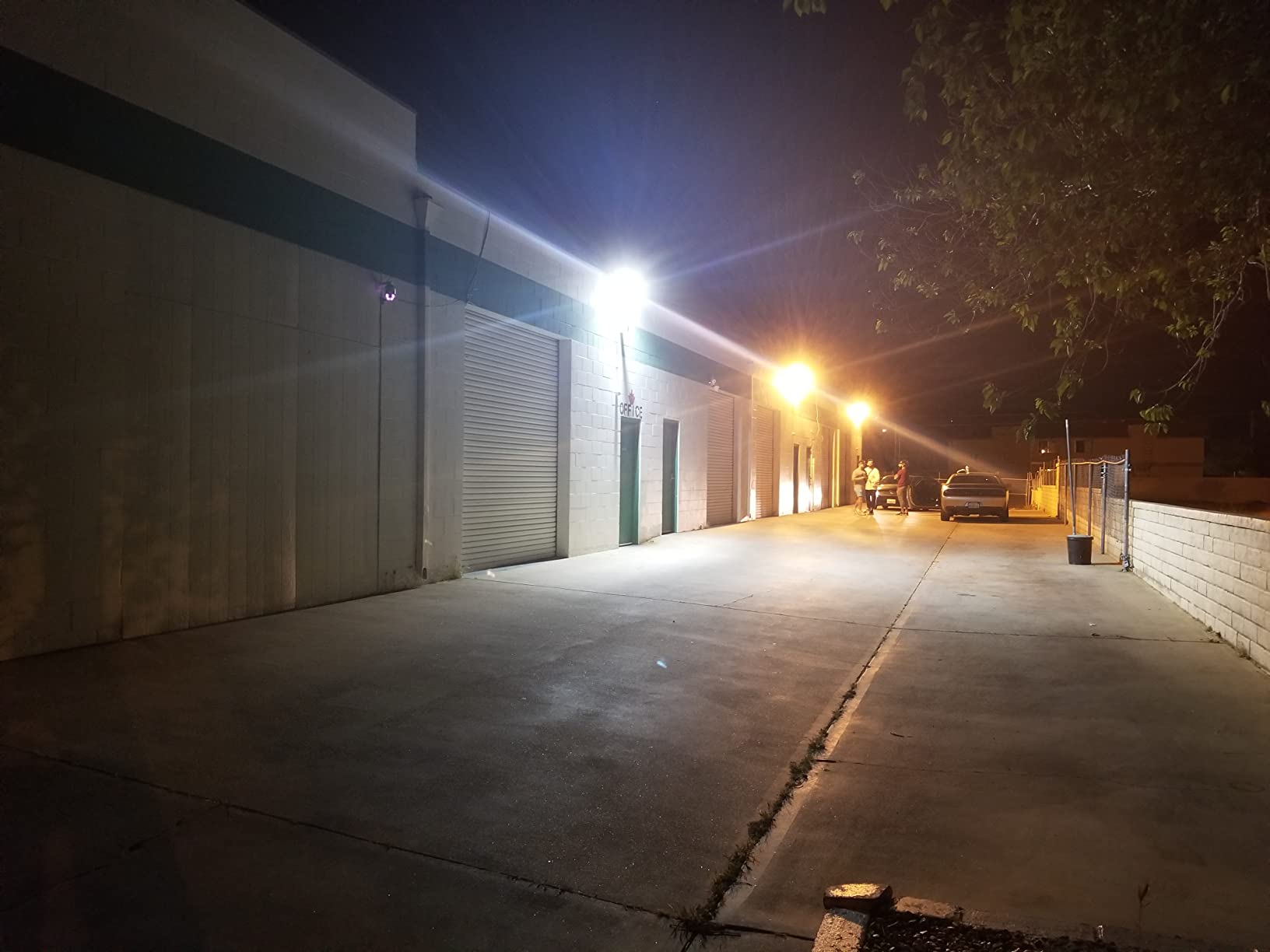 hykolity 120W LED Wall Pack Light with Dusk-to-Dawn Sensor, 12000LM 5000K customer photo 1