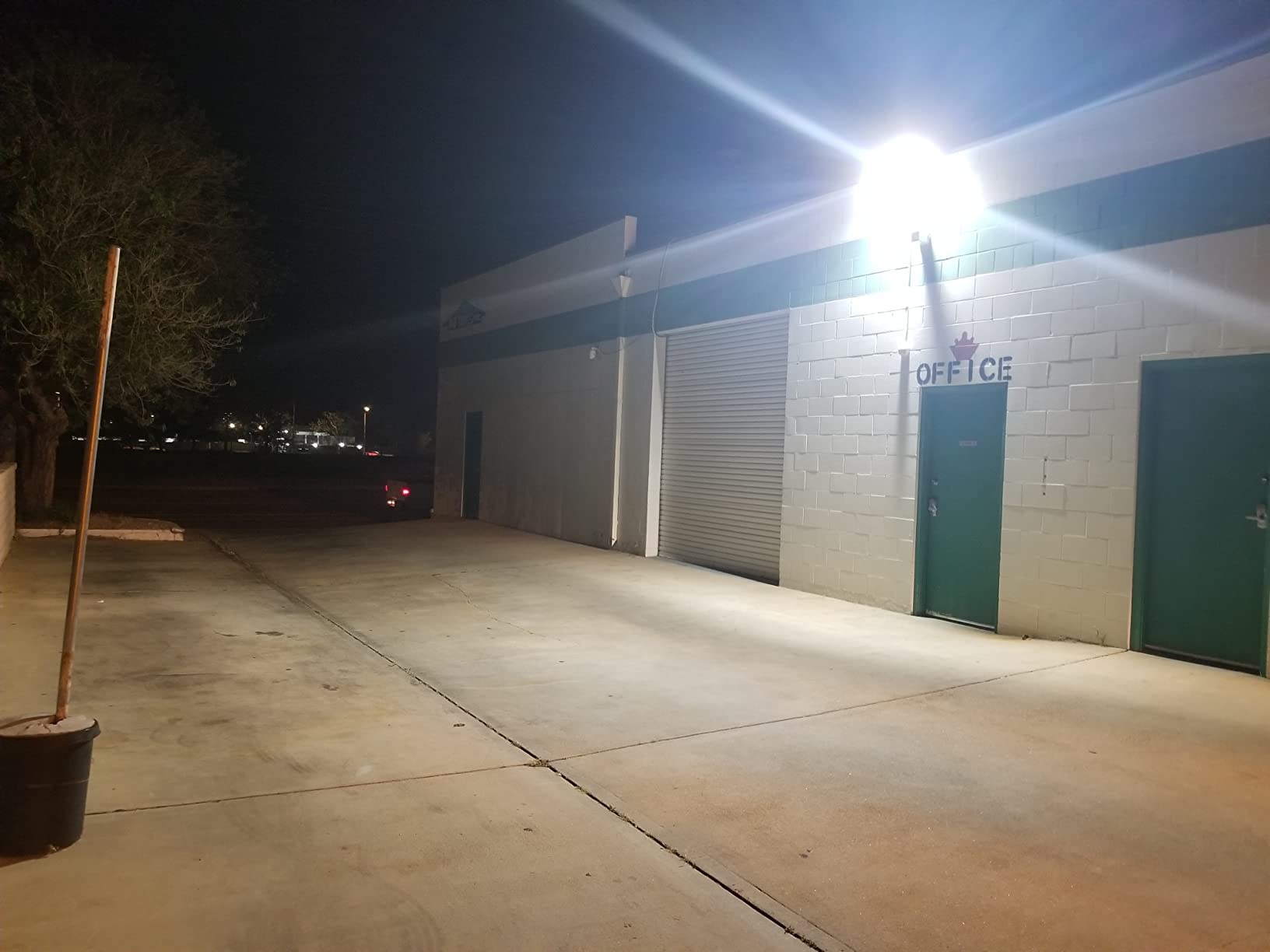 hykolity 120W LED Wall Pack Light with Dusk-to-Dawn Sensor, 12000LM 5000K customer photo 2