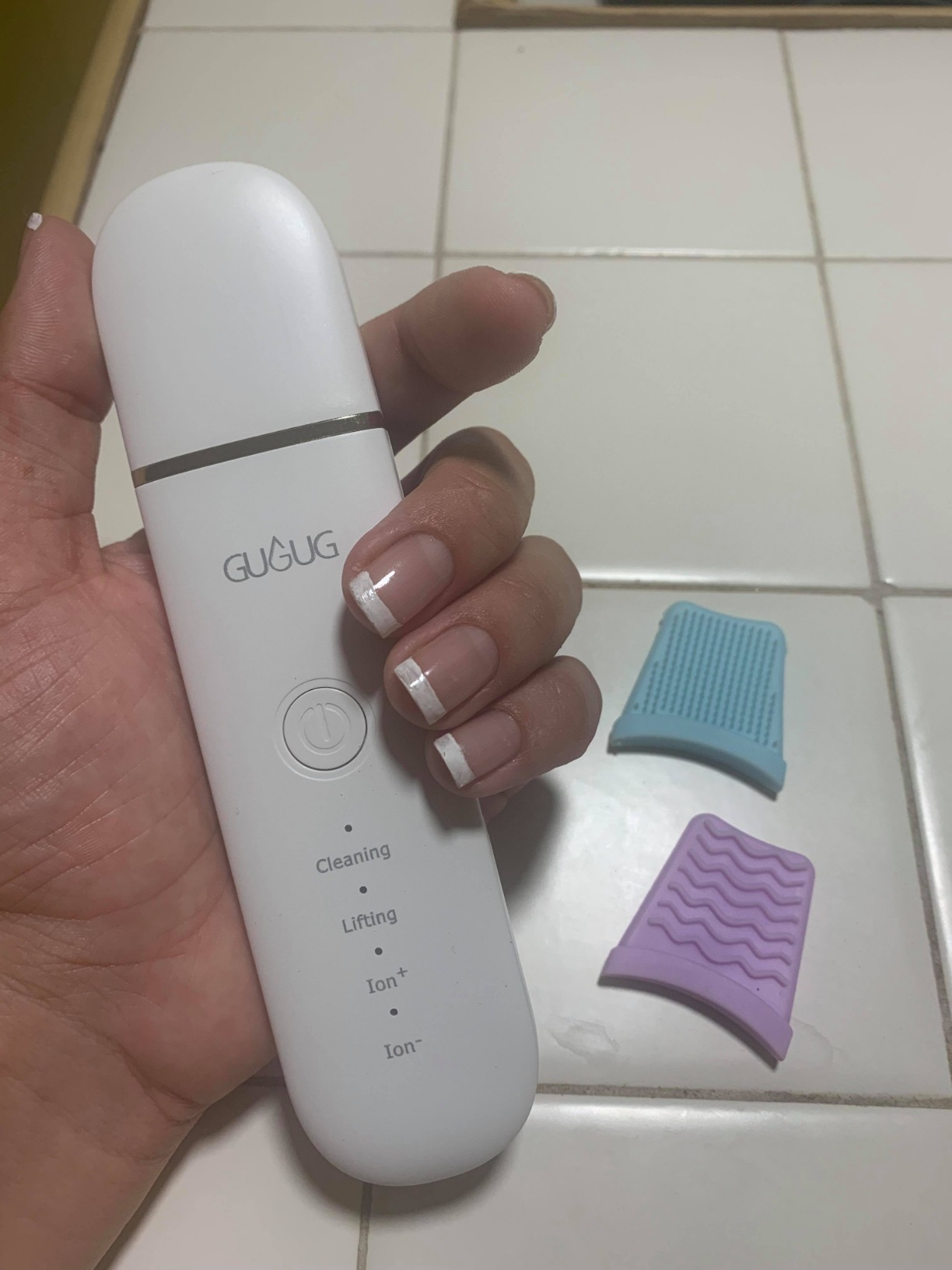 GUGUG Skin Scrubber Spatula Pore Cleaner Blackhead Remover,4 Modes,White customer photo 1