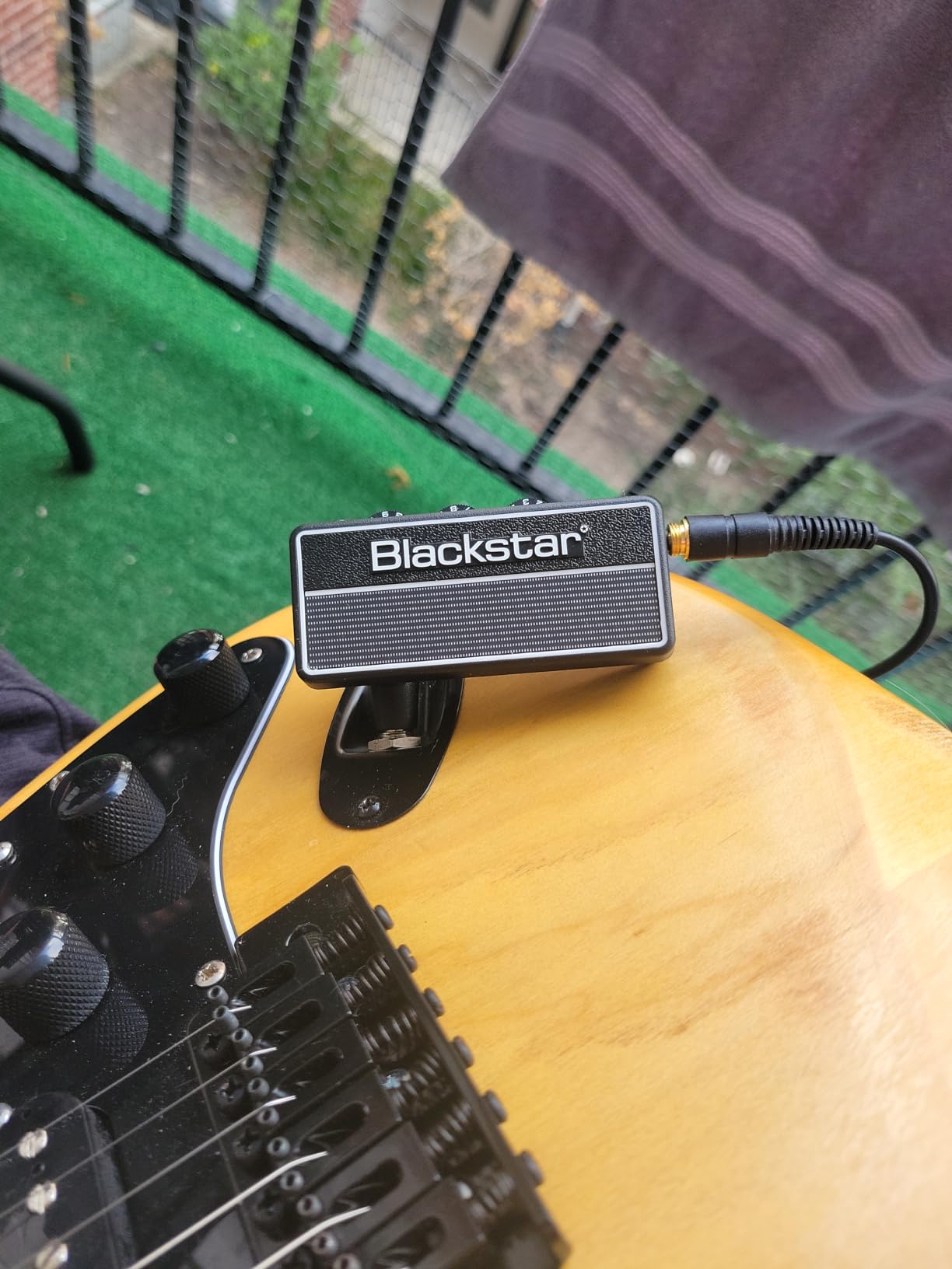Blackstar Electric Guitar Headphone Amplifier (AP2FLYGTR) customer photo 1