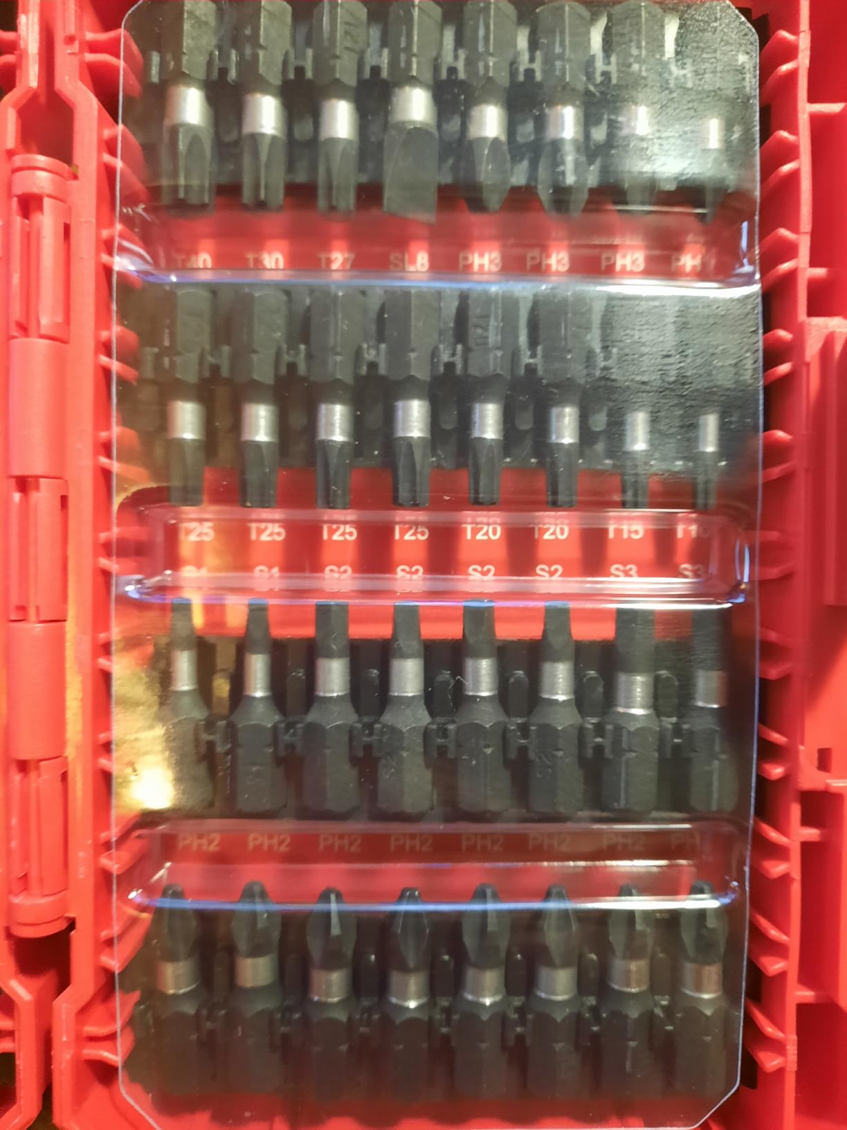 Amazon Basics 42-Piece Impact Screwdriver Bit Set with Phillips, Slotted and Torx Bits, Portable Storage Case customer photo 1