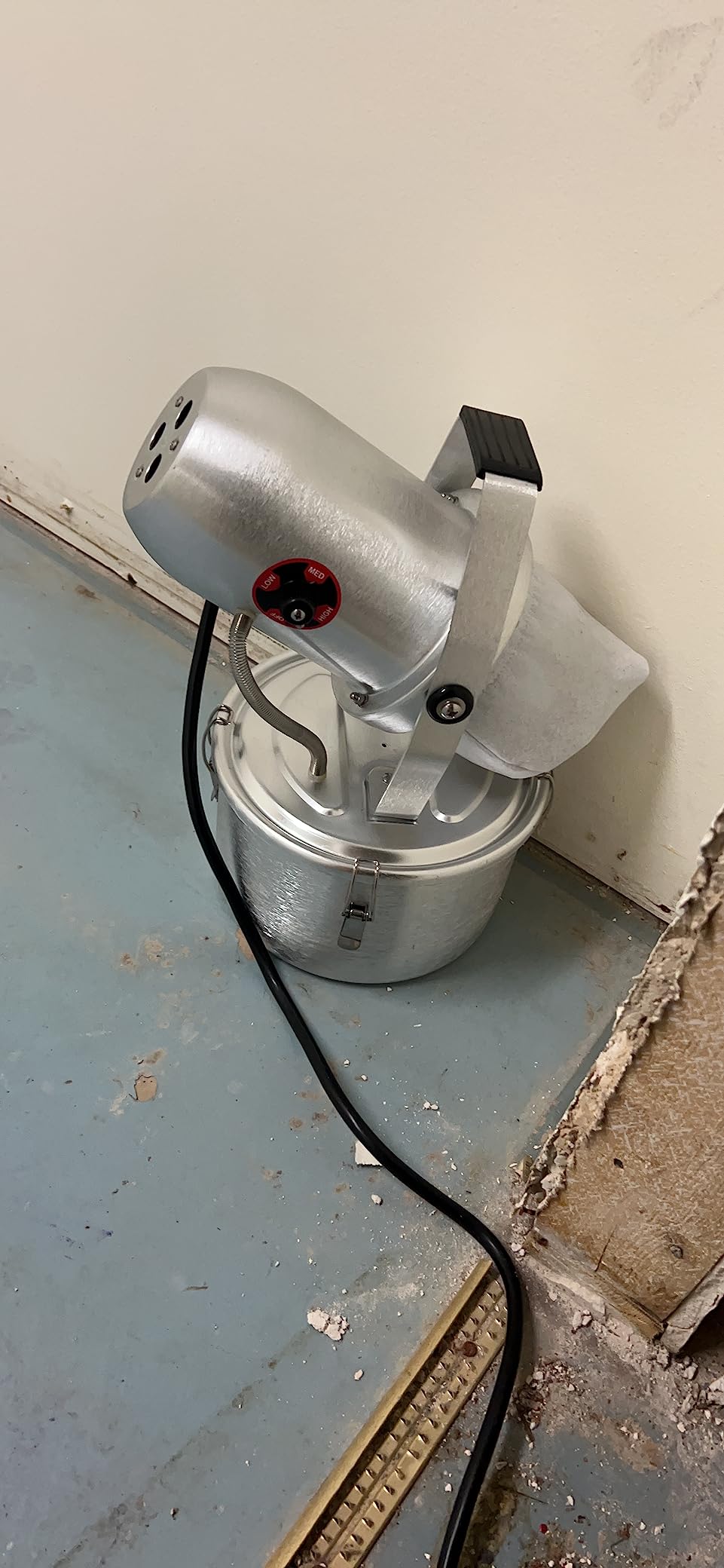Silver Bullet Pro ULV Fogger Machine ULV Indoor Outdoor Tri-jet Non Thermal Cold Professional by Sylvan customer photo 1