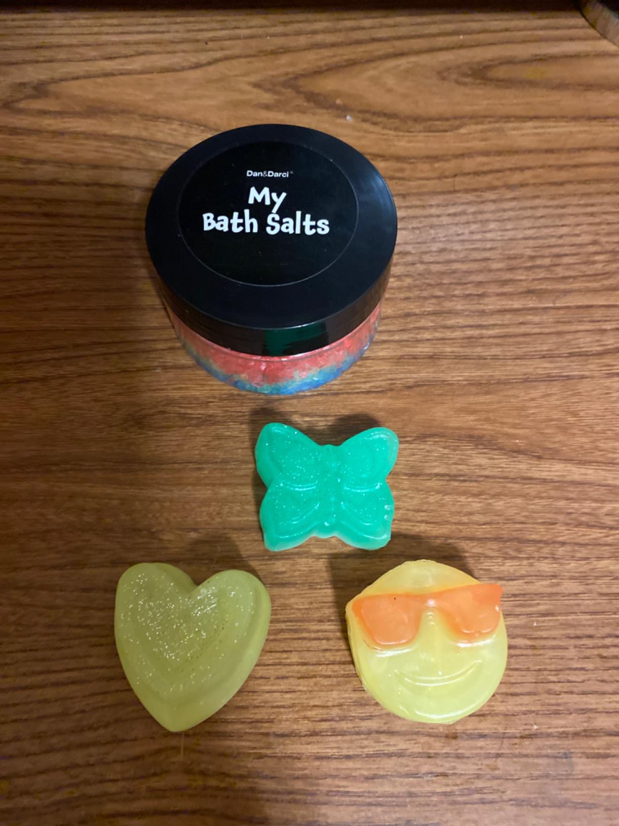 Dan&Darci Soap & Bath Bomb Making Kit for Kids, 3-in-1 Spa Science Kits, Craft Gifts for Girls & Boys Age 6-12 Year Old Girl Crafts: DIY Experiment Toys, Gift for Kid Ages customer photo 2