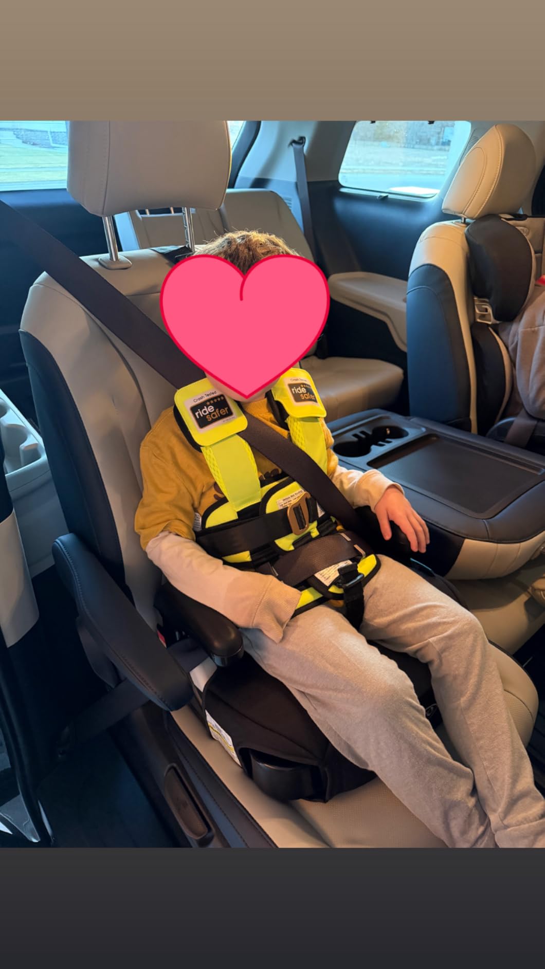 RideSafer Gen 5 - Extra Large Black, Lightweight, Compact, Portable Car Seat - Perfect for Travel and Everyday Child Safety customer photo 1