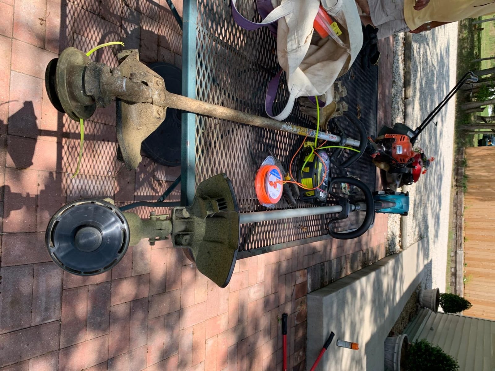 Makita XRU15PT1 36V (18V X2) LXT® Brushless String Trimmer Kit with 4 Batteries (5.0Ah) customer photo 2