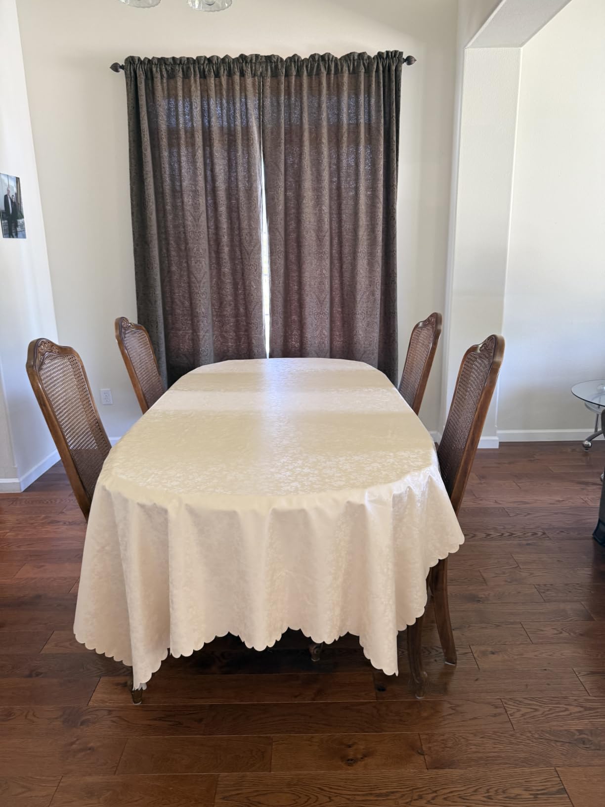 Smiry Rectangle Waterproof Heavy Duty Vinyl Tablecloths, 60 x 84 Inch customer photo 1