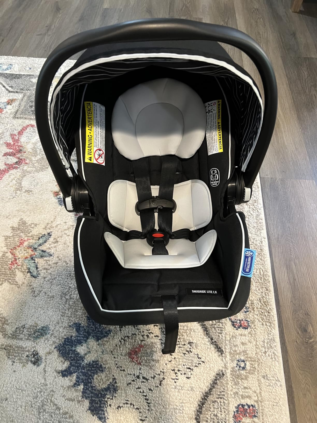 Graco SnugRide Lite LX Infant Car Seat, Lightweight Rear-Facing Seat for Babies 4-30 lb, 4-Position Adjustable Base, Latch Installation & ProtectPlus Engineered, Studio customer photo 1