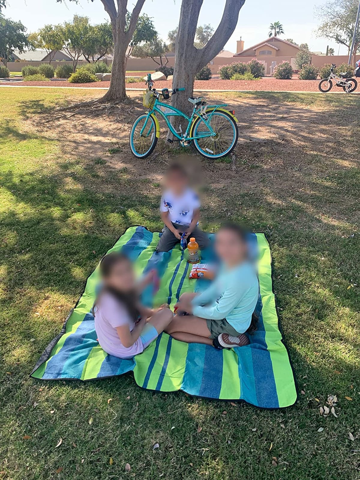 G GOOD GAIN Waterproof Picnic Blanket Portable with Carry Strap for Beach Mat or Family Outdoor Camping Party (Navy Blue) customer photo 2
