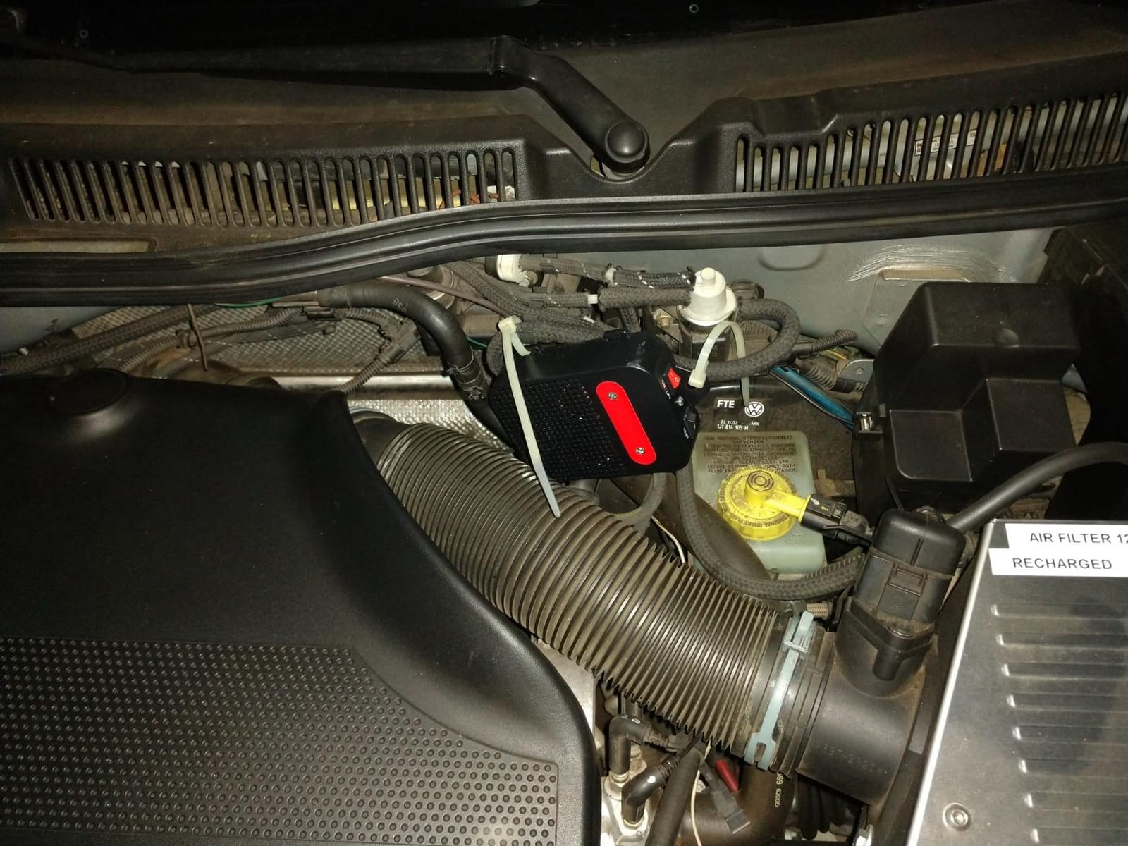 Angveirt Battery Operated Ultrasonic Rodent Repellent for Cars & Garages customer photo 1