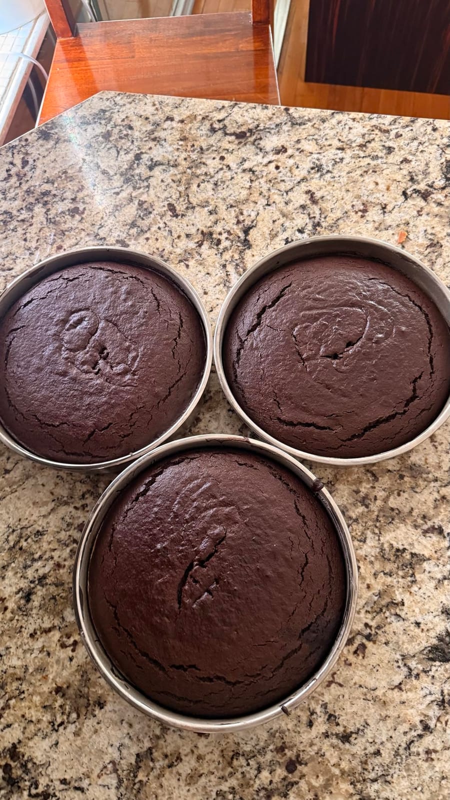 E-far 8 Inch Cake Pan Set of 3, Stainless Steel Round Layer Cake Baking Pans, Non-Toxic & Healthy, Mirror Finish & Dishwasher Safe customer photo 1