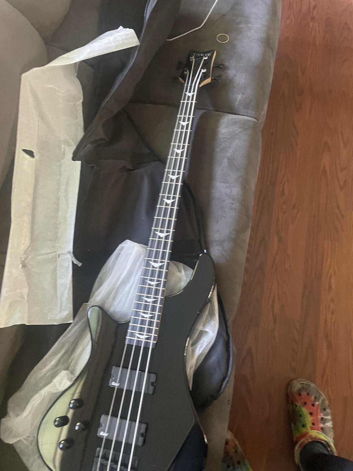 Tario Left-handed 4 String Black Electric Bass, Bolt-on Maple Neck, Poplar Body customer photo 2