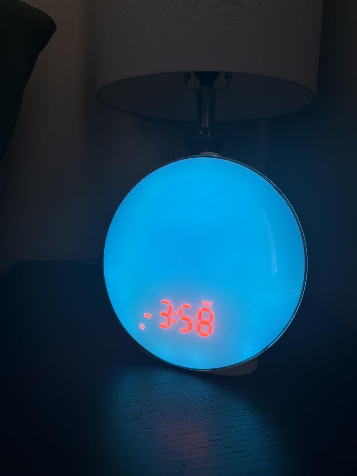 JALL Full-Screen Wake Up Light Sunrise Alarm Clocks for Bedrooms, White Noise Machine for Heavy Sleepers, 25 Natural Sounds, Dual Alarms, FM Radio, 17 Dimmable Colors, Bluetooth Speaker customer photo 1