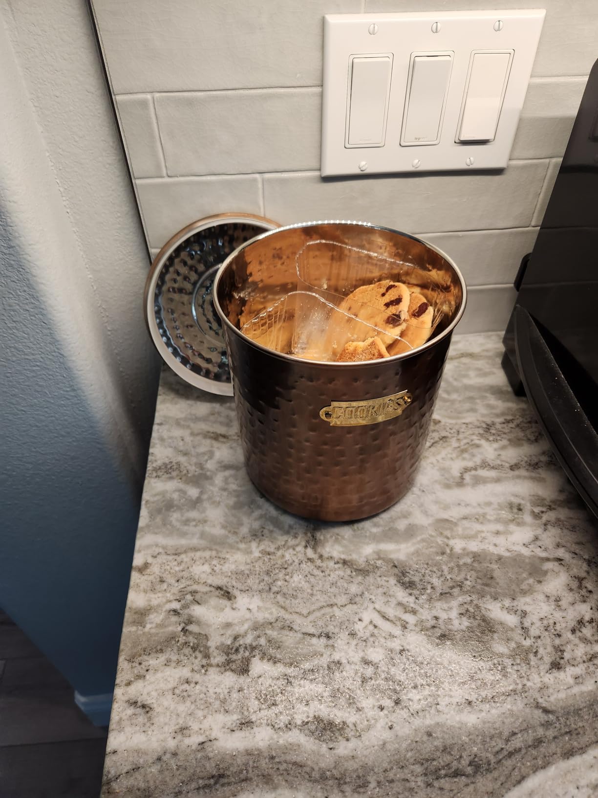 NuSteel Hammered Stainless Steel JAR, Cute Container, Decorative Kitchen Food Storage Holder for Cookies, Biscuits, and Baked Treats, with Rubber Seal lid, Copper Antique, Model:TG-1844AC customer photo 1