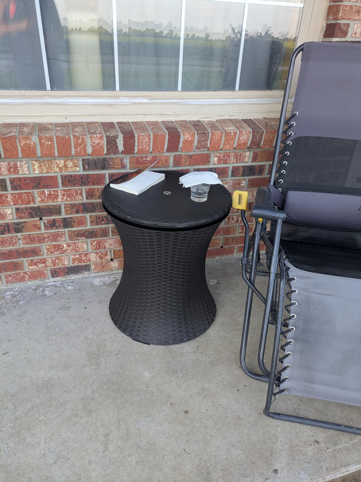 Keter Pacific Cool Bar Outdoor Patio Furniture and Hot Tub Side Table with 7.5 Gallon Beer and Wine Cooler, Dark Grey customer photo 1