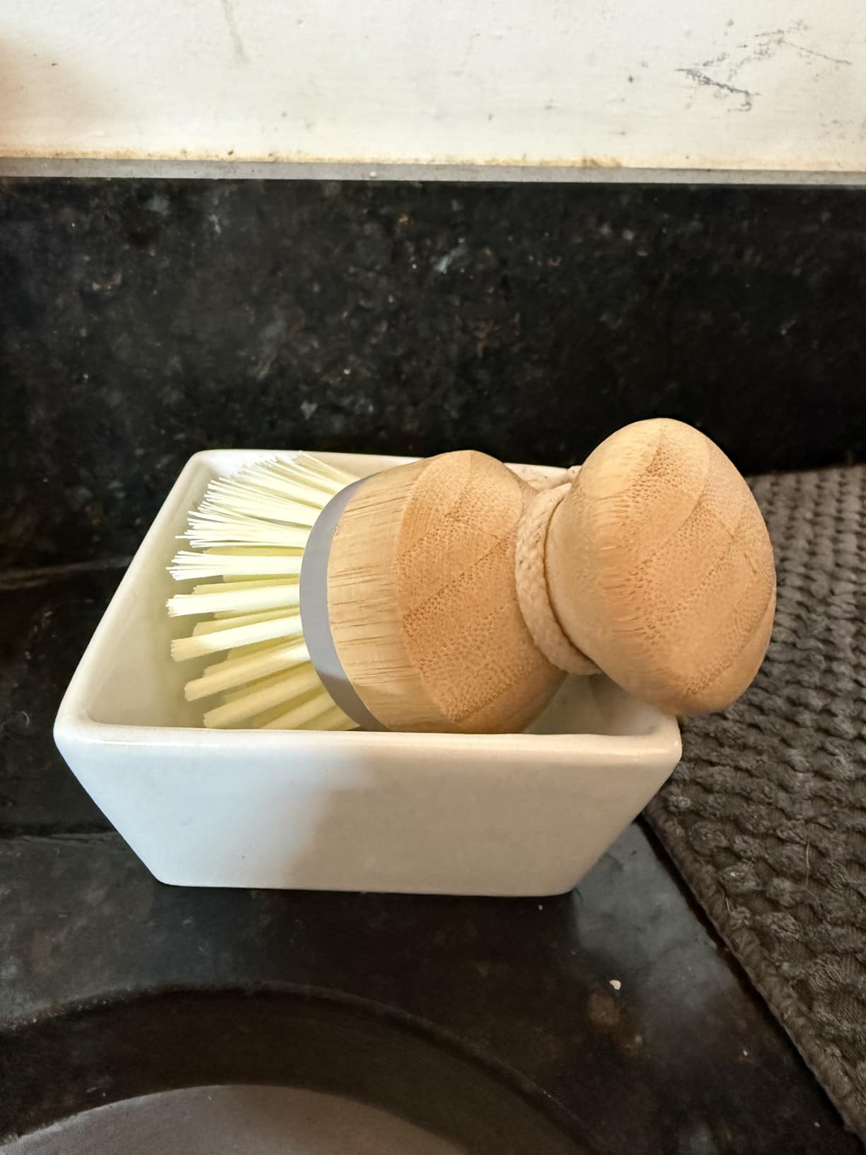 MR.SIGA Dish Brush with Bamboo Handle Built-in Scraper, Pack of 2 customer photo 2