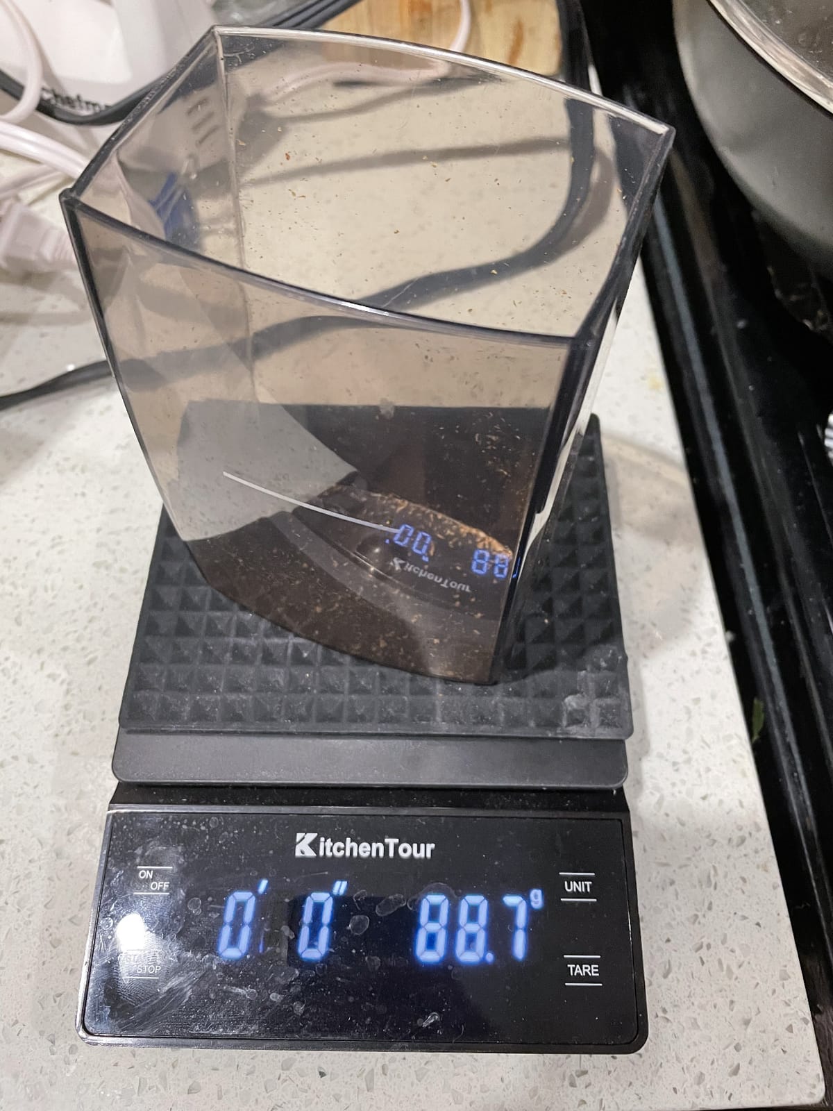 KitchenTour Coffee Scale with Timer 3kg/0.1g High Precision Pour Over Drip Espresso Scale with Back-Lit LCD Display (Batteries Included) customer photo 1