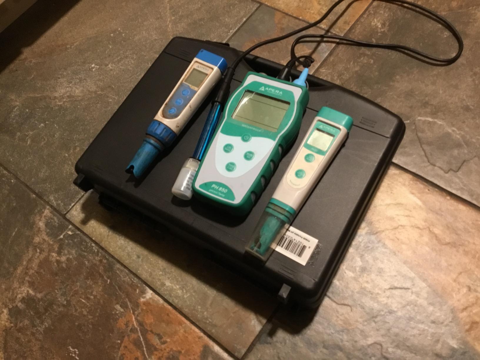 Apera Instruments Value Series PH850 Portable Handheld pH Meter Kit (AI5510) customer photo 2