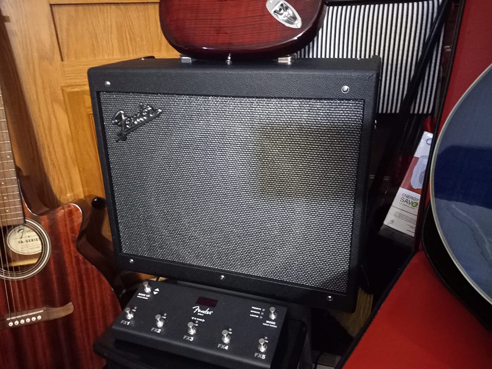 Fender Mustang GTX100 Guitar Amp and 7 Button Footswitch, 100 Watts | Integrated Looper, Bluetooth Audio Streaming for Play Along, 24.5Dx21.05Wx13.05H Inches, Black customer photo 1
