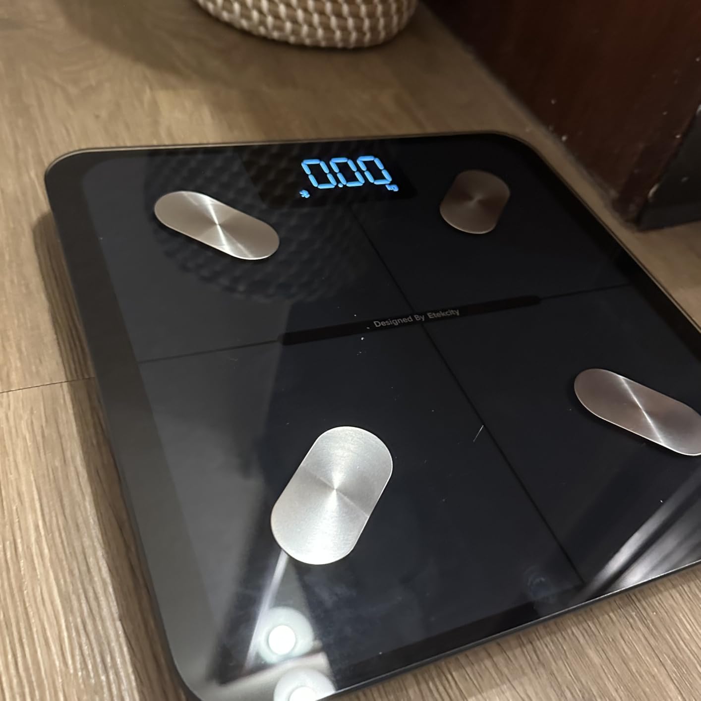 Etekcity Rechargeable Smart Scale for Body Weight, Bluetooth, 400 lb customer photo 2