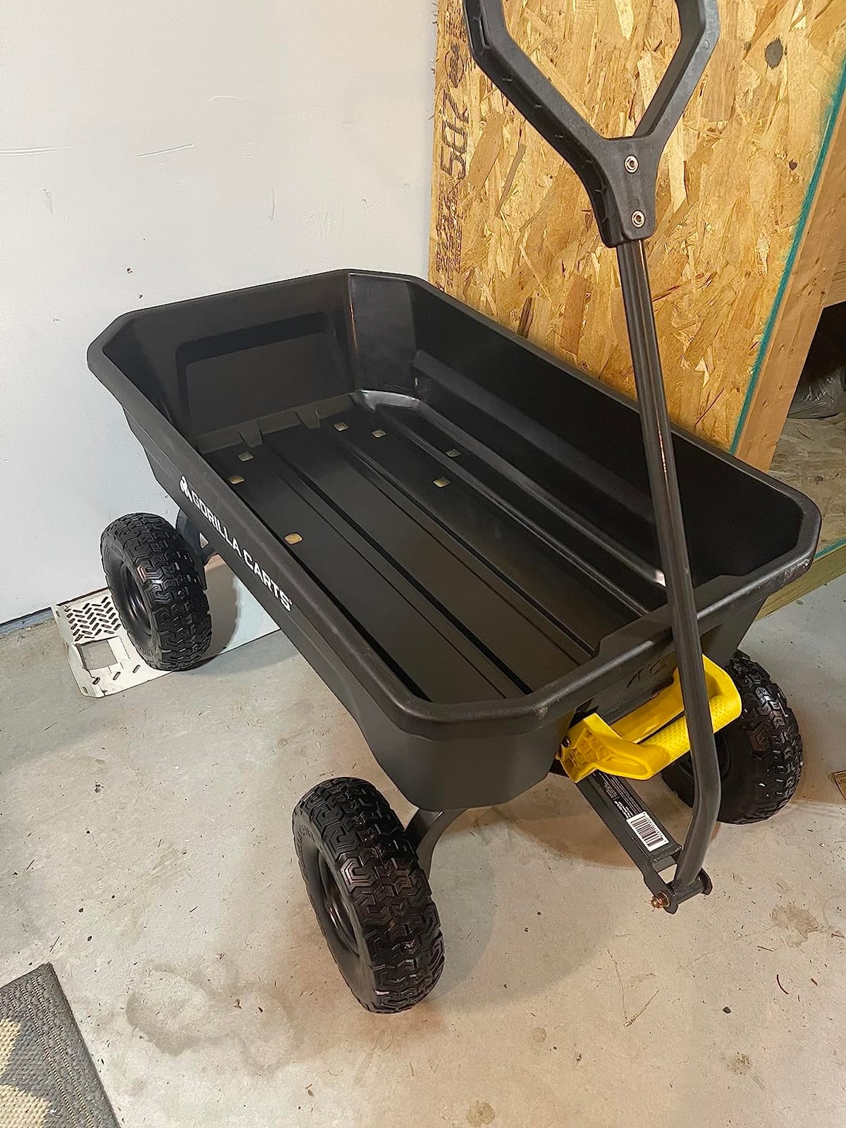 Gorilla Carts Dump Garden Cart, 7 Cu Ft,1200 lb Capacity, No-Flat Tires customer photo 2