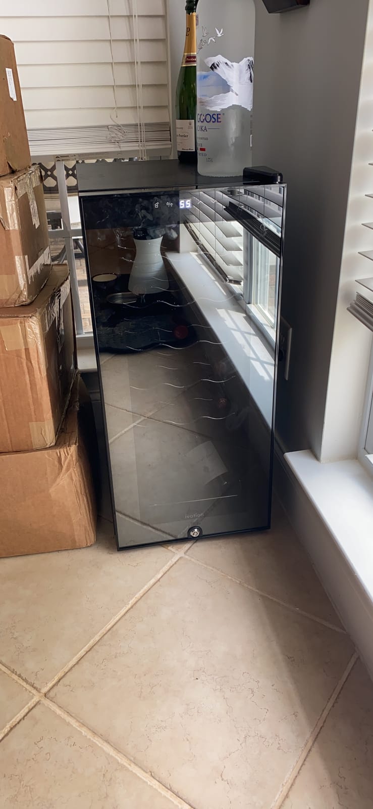 Ivation 18 Bottle Compressor Wine Cooler Refrigerator w/Lock, Large Freestanding Wine Cellar For Red, White, Champagne or Sparkling Wine, 41f-64f Digital Temperature Control Fridge Glass Door Black customer photo 1